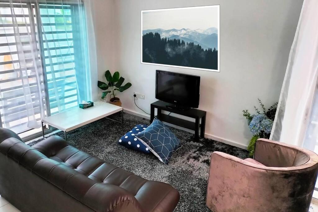 Iris 55 Corner Lot House Spacious Outdoor With Wi-Fi Johor Bahru Exterior photo