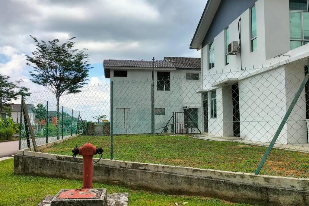 Iris 55 Corner Lot House Spacious Outdoor With Wi-Fi Johor Bahru Exterior photo