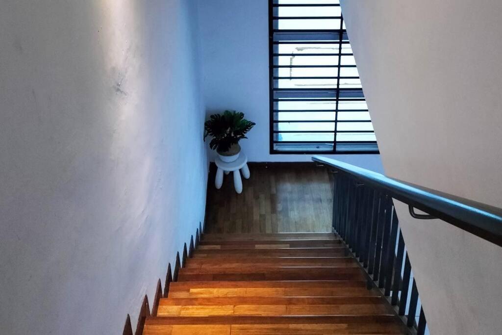 Iris 55 Corner Lot House Spacious Outdoor With Wi-Fi Johor Bahru Exterior photo