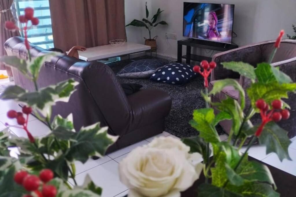 Iris 55 Corner Lot House Spacious Outdoor With Wi-Fi Johor Bahru Exterior photo