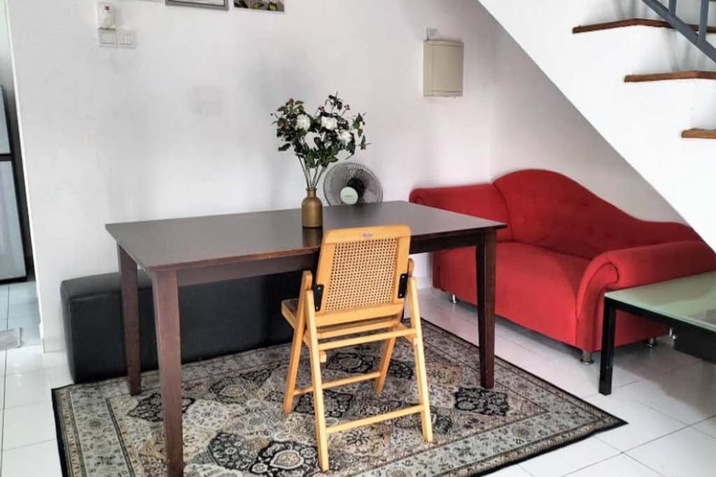 Iris 55 Corner Lot House Spacious Outdoor With Wi-Fi Johor Bahru Exterior photo